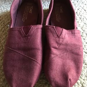 Women’s Classic Burgundy Toms size 7.5